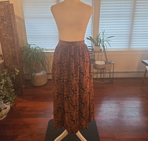 bankers club Dresses & Skirts - VTG 80s 100% Silk Paisley Boho Fairycore Maxi Skirt Medium